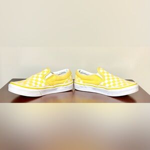 Vans kids. Classic Slip-On. Retro lines checkered. Excellent condition. Size 1.5